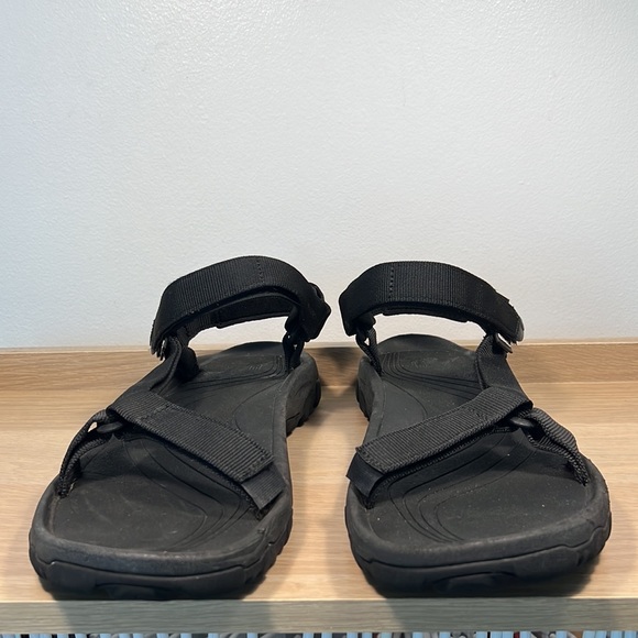 Gently worn Teva black velcro sandals size 13 NO box - Picture 2 of 10